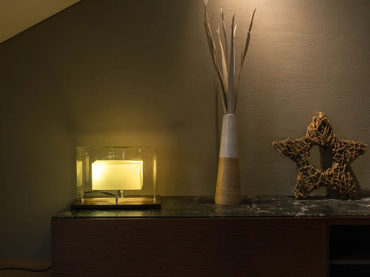 Interior lighting and feature detailing